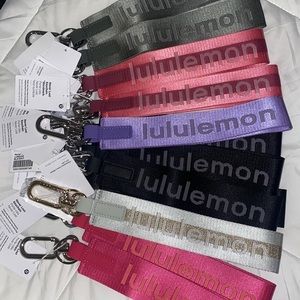 1 LULULEMON NEVER LOST KEYCHAIN